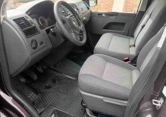 VOLKSWAGEN Caravelle 2.0 TDI L1 Comfortline