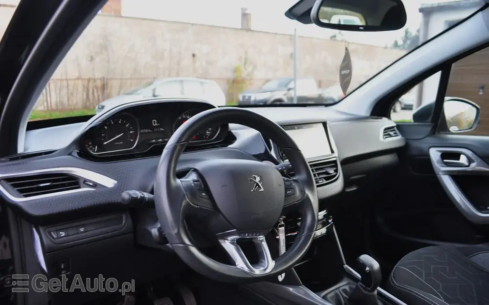 PEUGEOT 2008 1.2 Pure Tech Style S&S