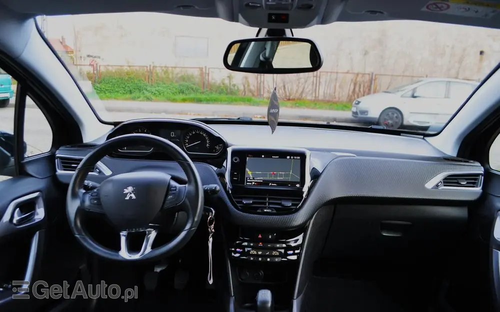 PEUGEOT 2008 1.2 Pure Tech Style S&S