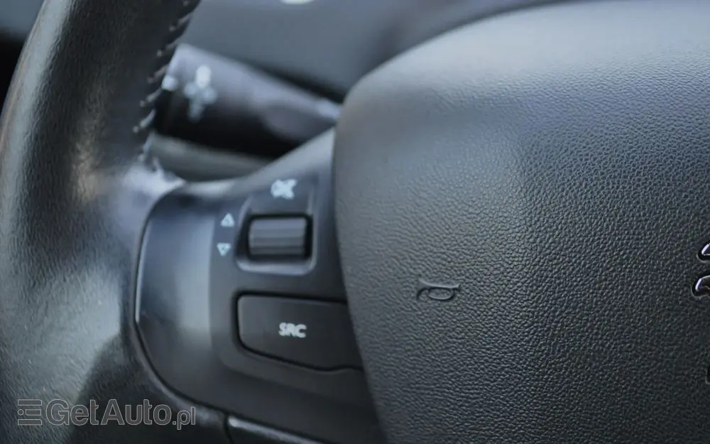 PEUGEOT 2008 1.2 Pure Tech Style S&S