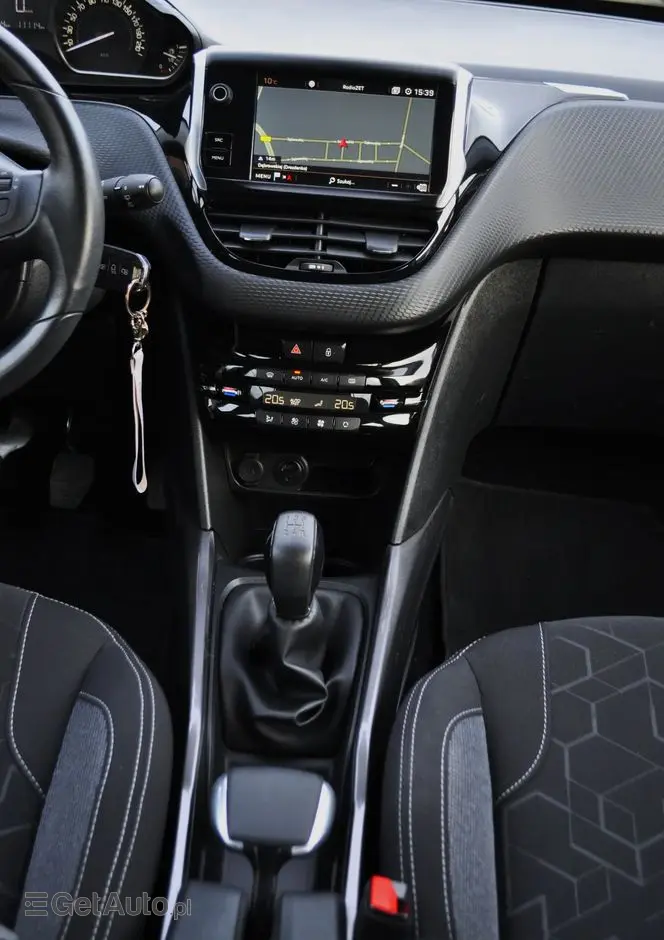 PEUGEOT 2008 1.2 Pure Tech Style S&S