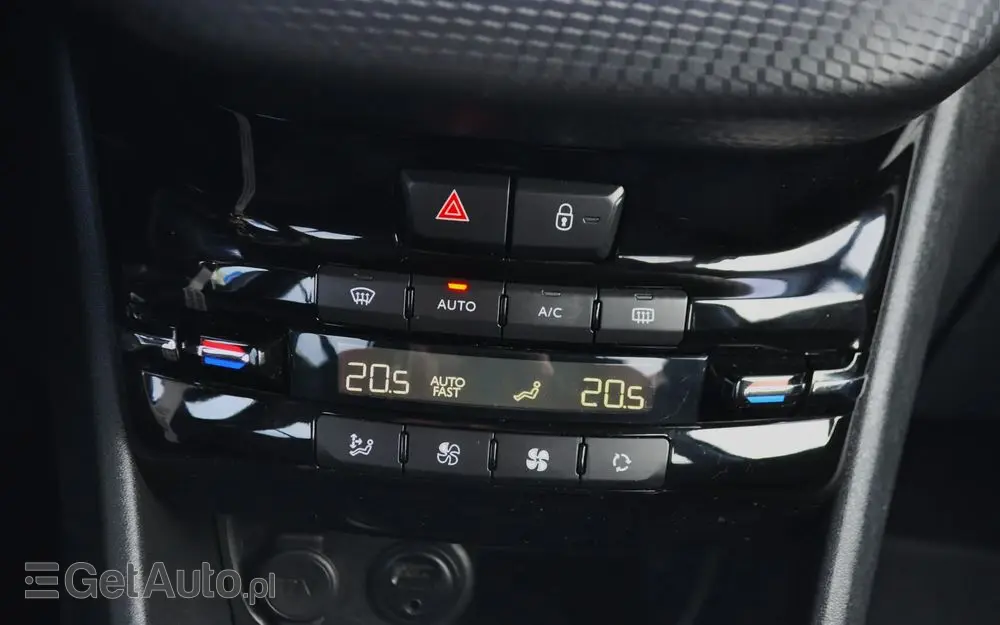 PEUGEOT 2008 1.2 Pure Tech Style S&S