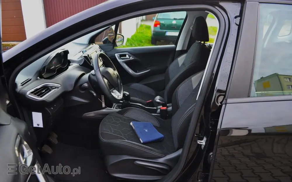 PEUGEOT 2008 1.2 Pure Tech Style S&S