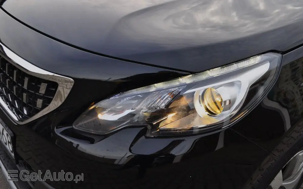 PEUGEOT 2008 1.2 Pure Tech Style S&S