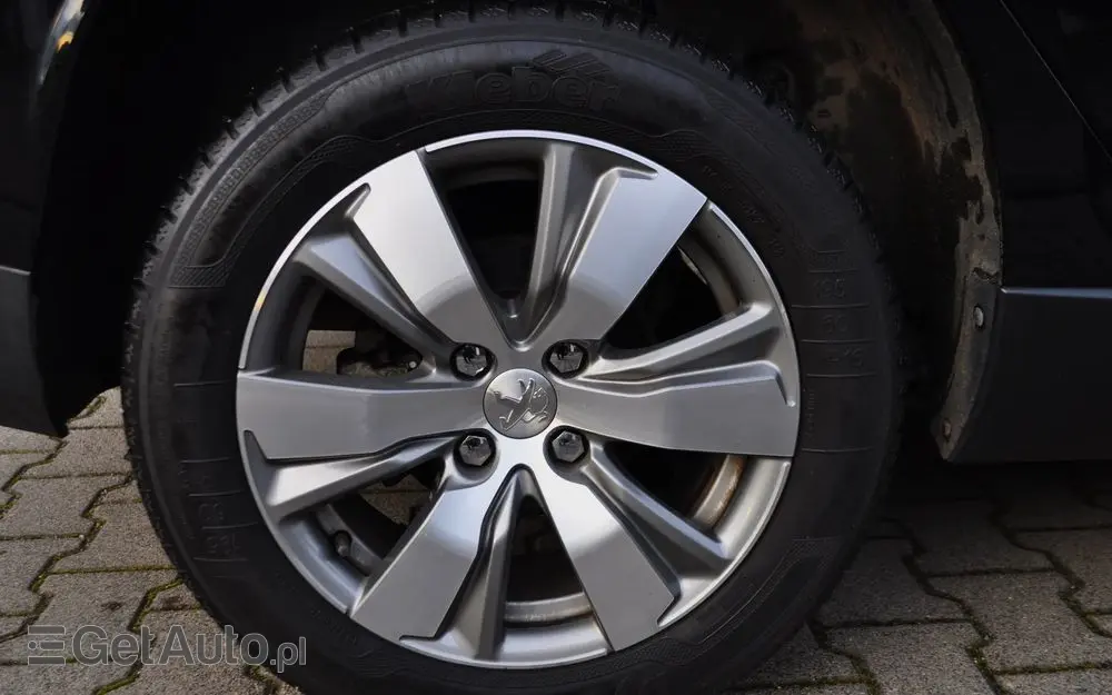 PEUGEOT 2008 1.2 Pure Tech Style S&S