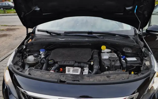 PEUGEOT 2008 1.2 Pure Tech Style S&S