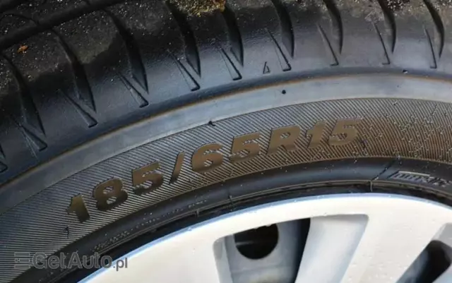 RENAULT Clio 1.0 TCe Zen