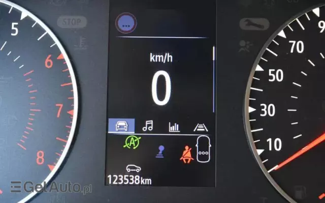 RENAULT Clio 1.0 TCe Zen