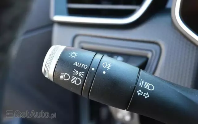 RENAULT Clio 1.0 TCe Zen