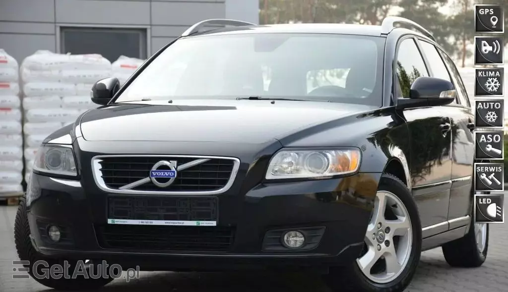 VOLVO V50 