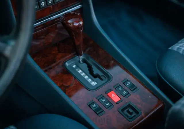 MERCEDES-BENZ SL 500