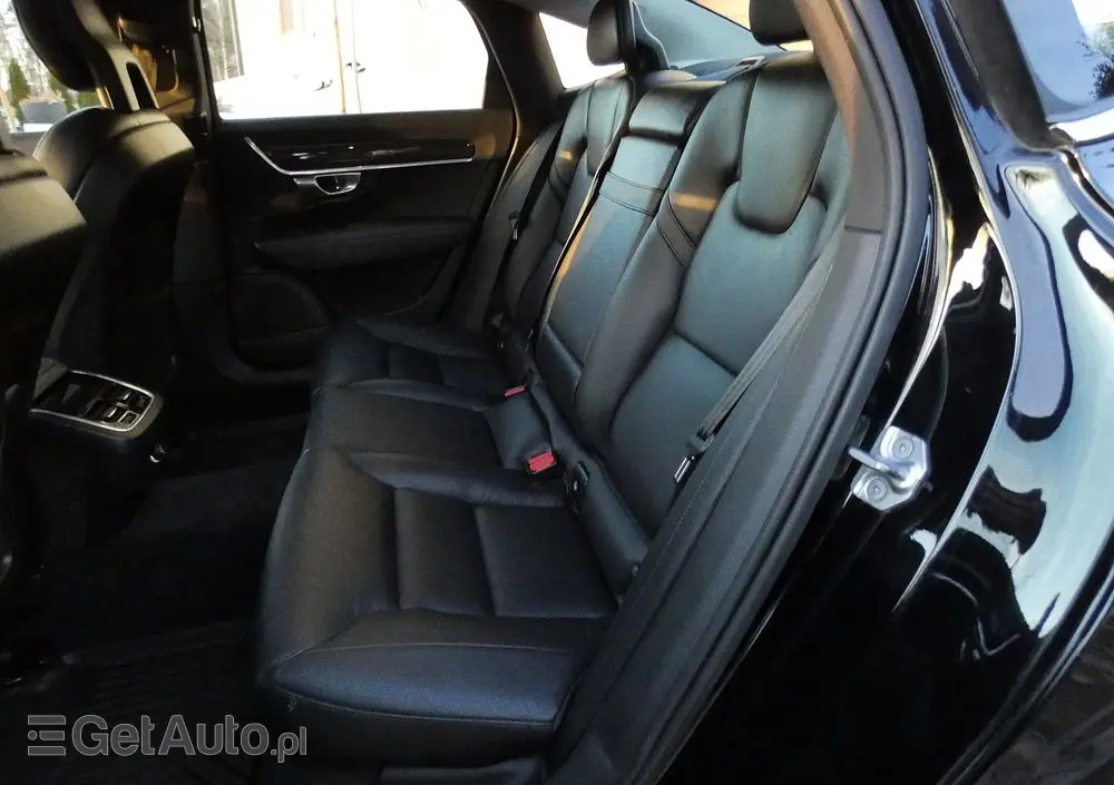 VOLVO S90 T5 Momentum