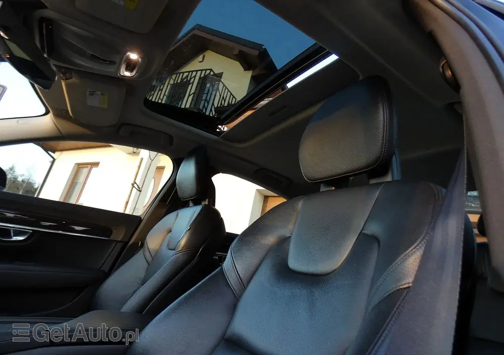 VOLVO S90 T5 Momentum