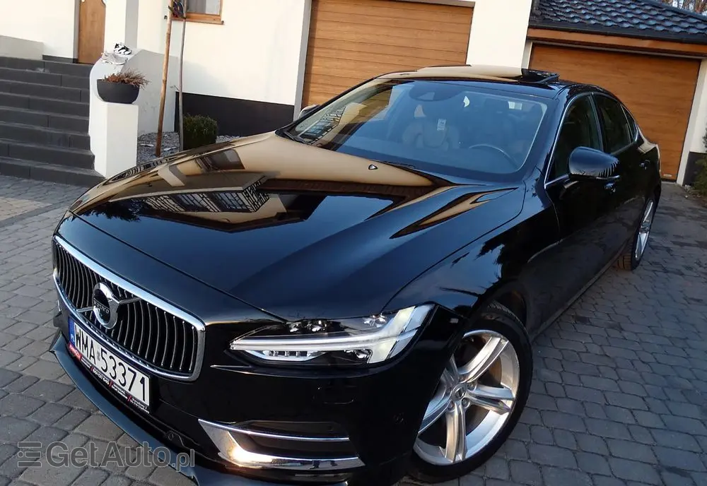 VOLVO S90 T5 Momentum