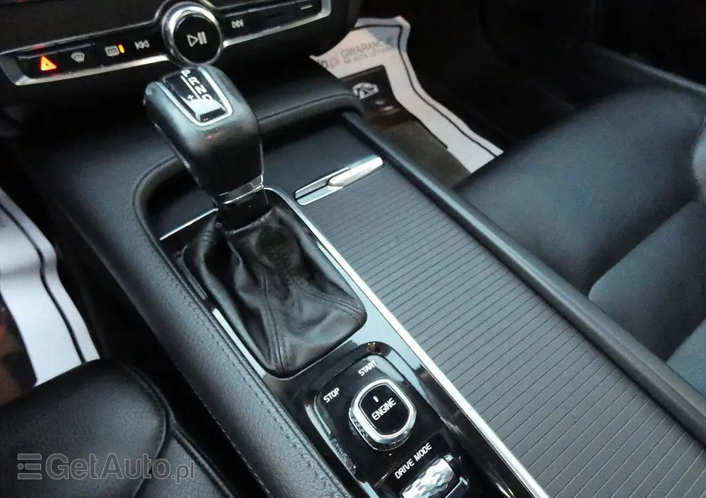 VOLVO S90 T5 Momentum