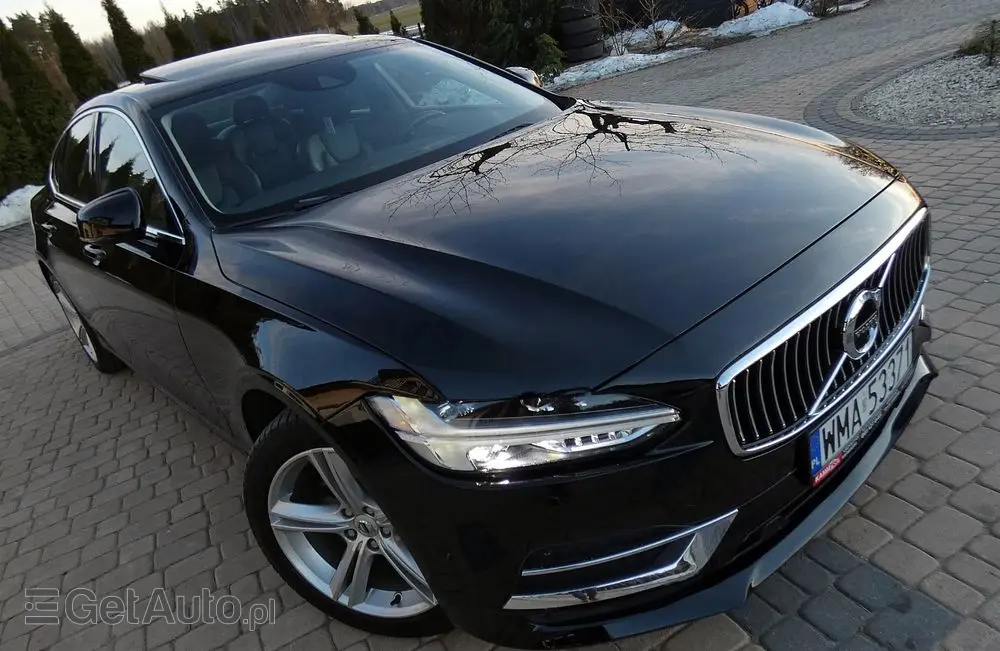 VOLVO S90 T5 Momentum