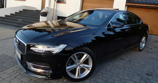 VOLVO S90 T5 Momentum