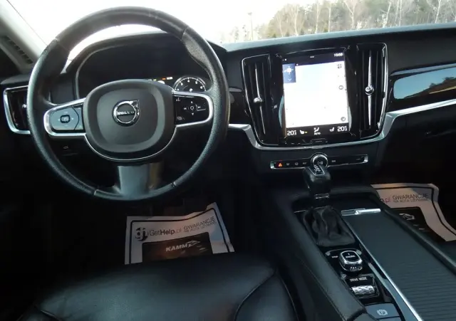 VOLVO S90 T5 Momentum
