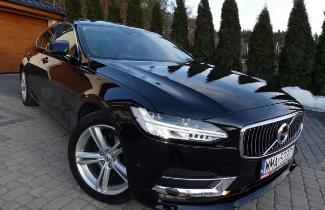VOLVO S90 T5 Momentum