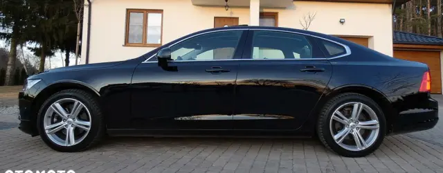 VOLVO S90 T5 Momentum