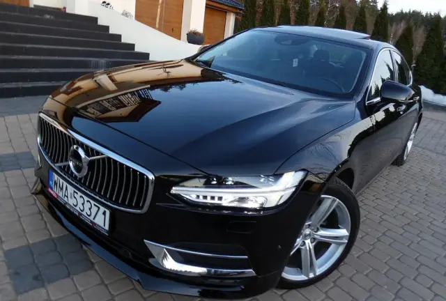 VOLVO S90 T5 Momentum