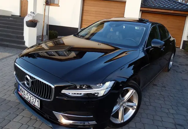 VOLVO S90 T5 Momentum