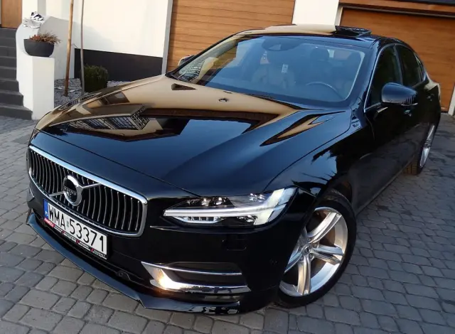 VOLVO S90 T5 Momentum