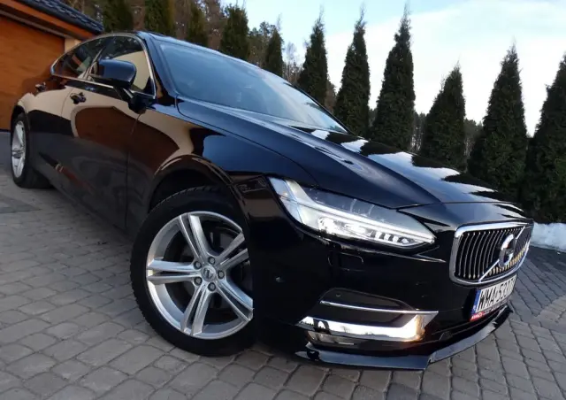 VOLVO S90 T5 Momentum