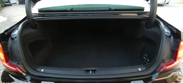 VOLVO S90 T5 Momentum