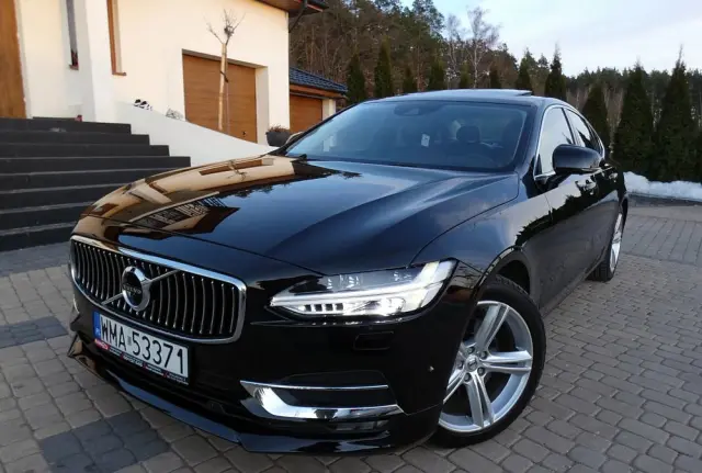 VOLVO S90 T5 Momentum