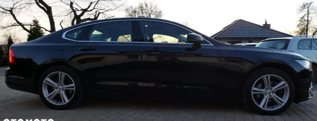 VOLVO S90 T5 Momentum