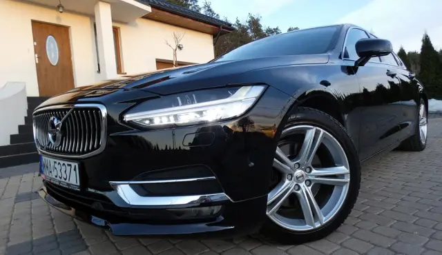 VOLVO S90 T5 Momentum