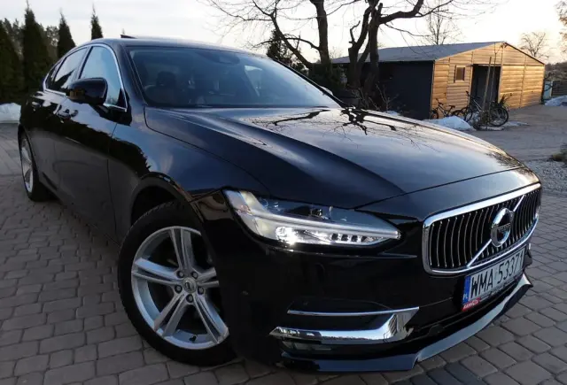 VOLVO S90 T5 Momentum
