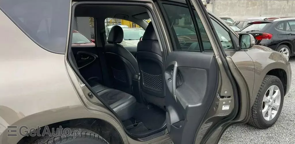 TOYOTA Rav 4 