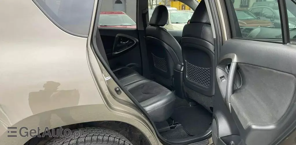TOYOTA Rav 4 