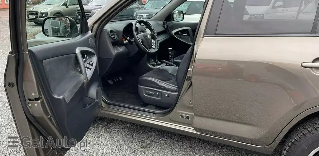 TOYOTA Rav 4 
