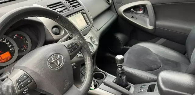 TOYOTA Rav 4 