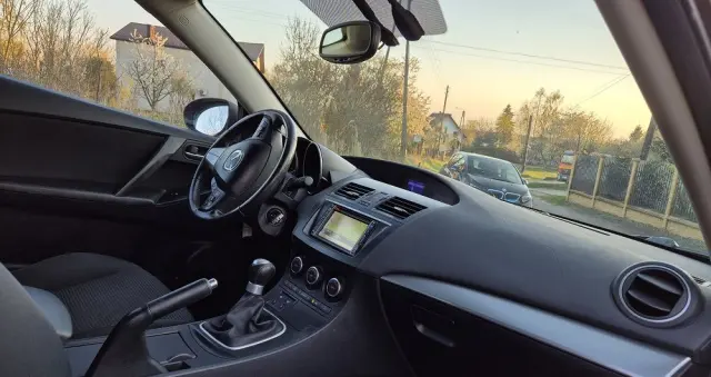 MAZDA 3 1.6 MZR Exclusive-Line