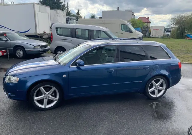 AUDI A4 Avant 2.0T FSI Quattro Tip