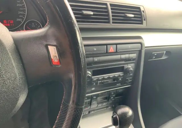 AUDI A4 Avant 2.0T FSI Quattro Tip