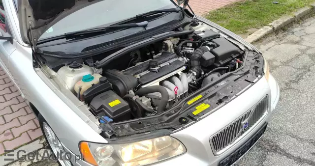 VOLVO V70 