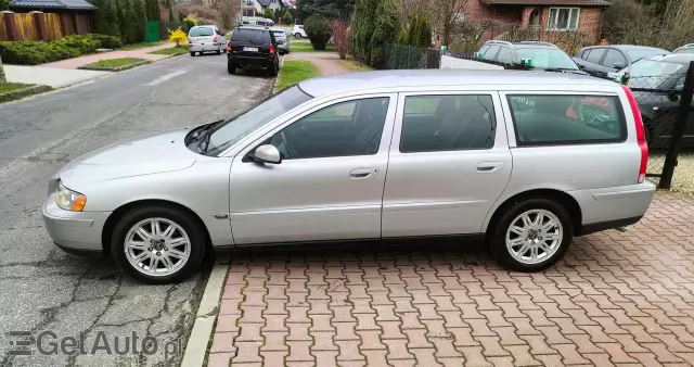 VOLVO V70 