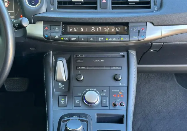 LEXUS CT 200h Prestige