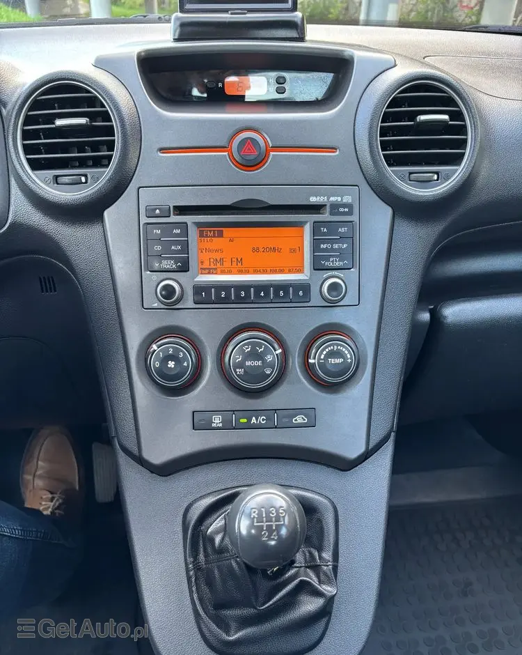 KIA Carens 1.6 Tour