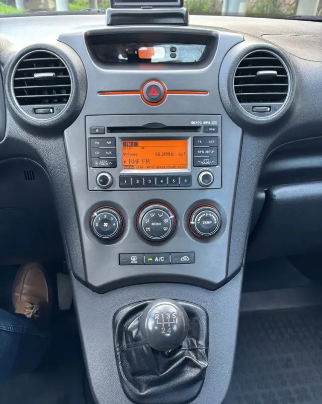 KIA Carens 1.6 Tour