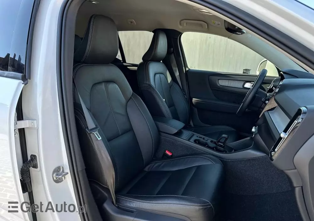 VOLVO XC 40 B5 AWD Ultimate Dark