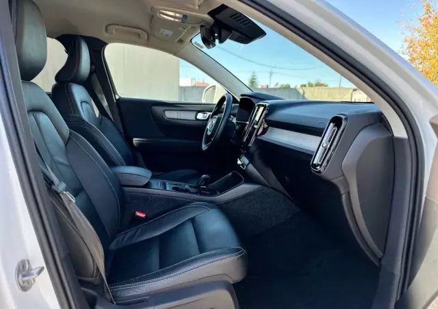 VOLVO XC 40 B5 AWD Ultimate Dark