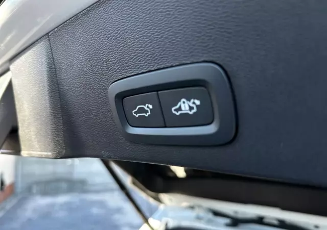 VOLVO XC 40 B5 AWD Ultimate Dark