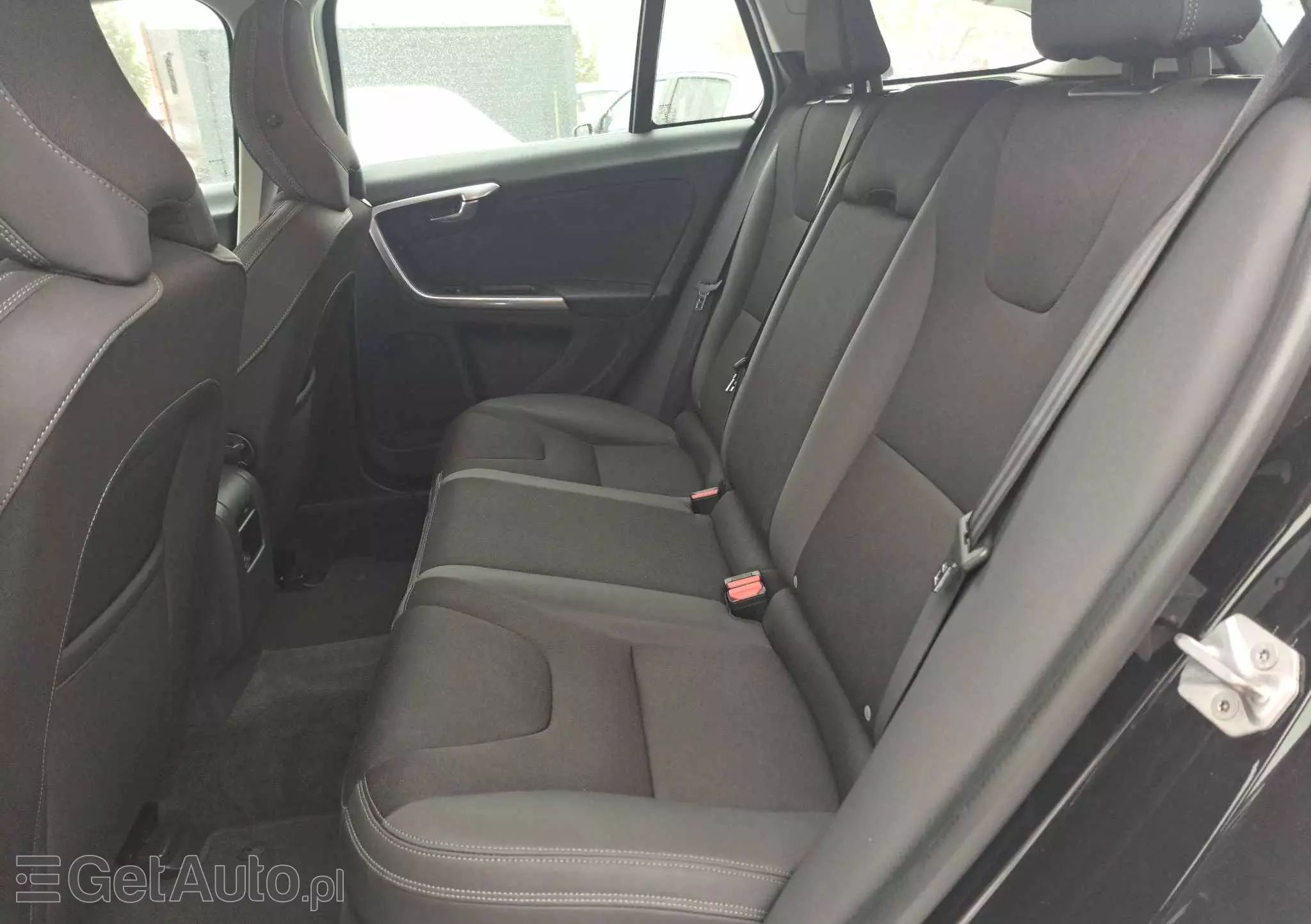 VOLVO V60 D2 Momentum