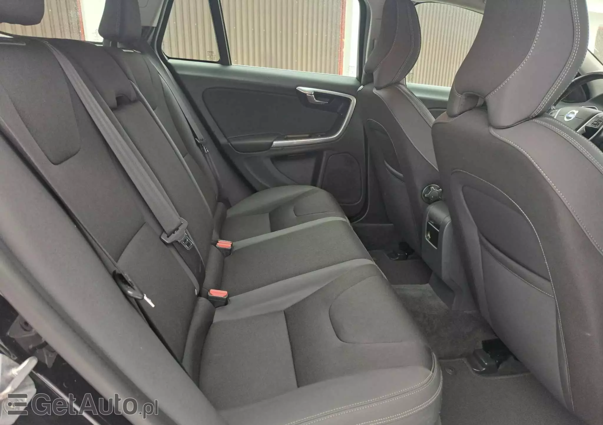 VOLVO V60 D2 Momentum